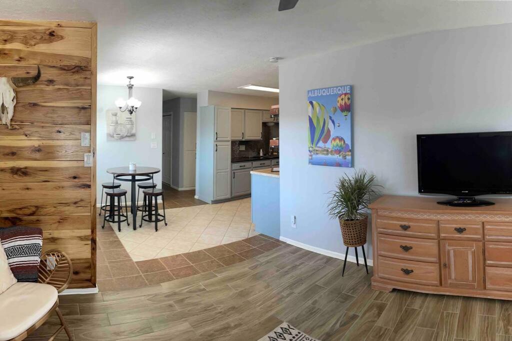 Comfy, Contemporary Quiet Retreat Vacation Home With Views Albuquerque Exteriér fotografie